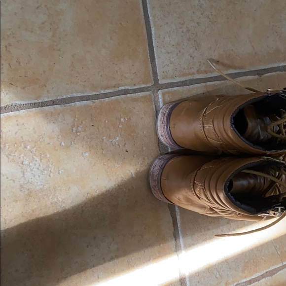 Shoes - Picture 3 of 5